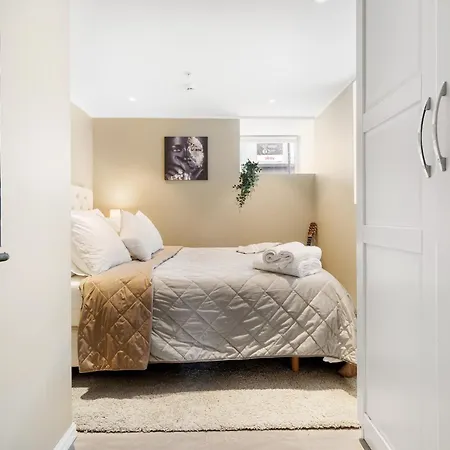 Solsiden Modern Stay: King Beds, Private Entry Trondheim Exterior photo