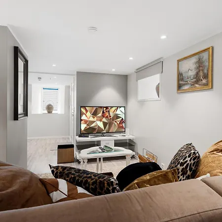 Solsiden Modern Stay: King Beds, Private Entry Trondheim Exterior photo